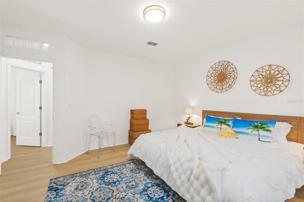 For Sale: $339,900 (4 beds, 2 baths, 1878 Square Feet)