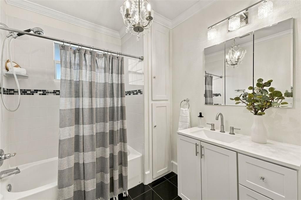 For Sale: $499,900 (2 beds, 2 baths, 1380 Square Feet)