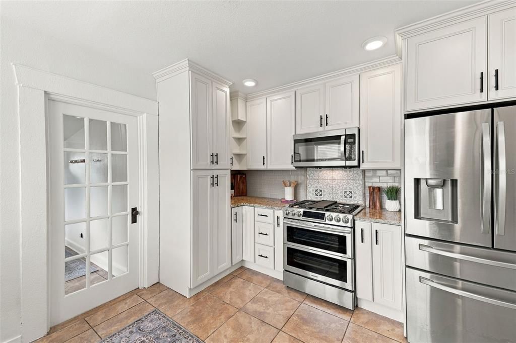 For Sale: $499,900 (2 beds, 2 baths, 1380 Square Feet)