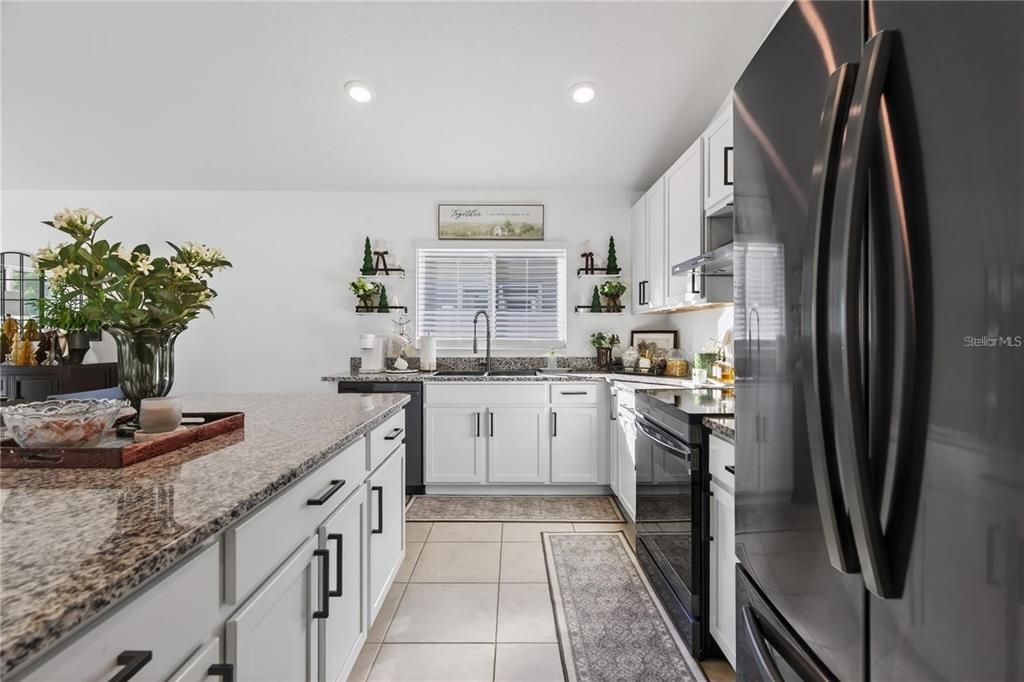 For Sale: $386,000 (4 beds, 2 baths, 1696 Square Feet)