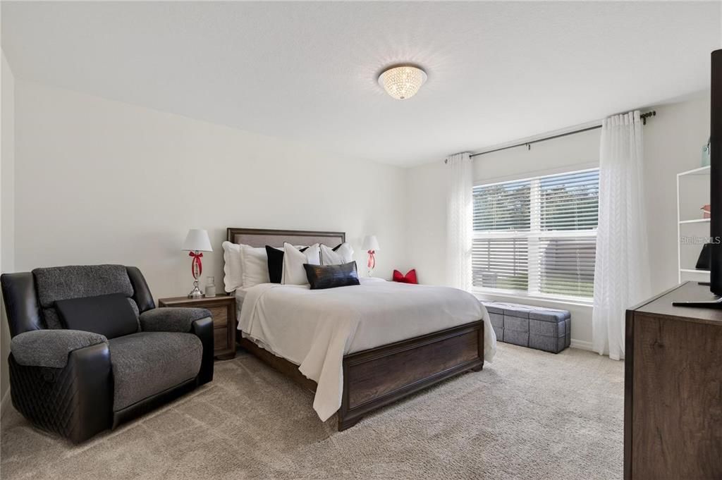 For Sale: $386,000 (4 beds, 2 baths, 1696 Square Feet)