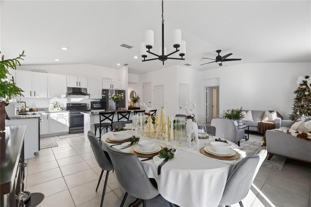 For Sale: $386,000 (4 beds, 2 baths, 1696 Square Feet)