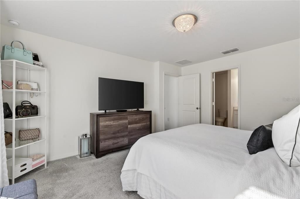 For Sale: $386,000 (4 beds, 2 baths, 1696 Square Feet)