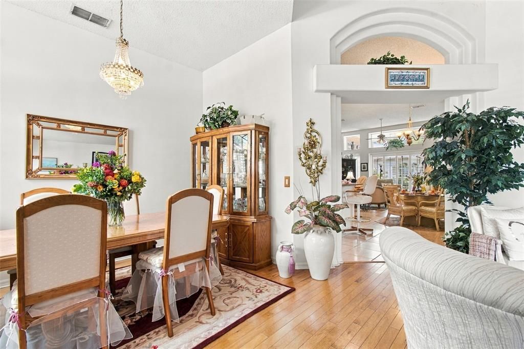 En Venta: $415,000 (3 camas, 2 baños, 2036 Pies cuadrados)
