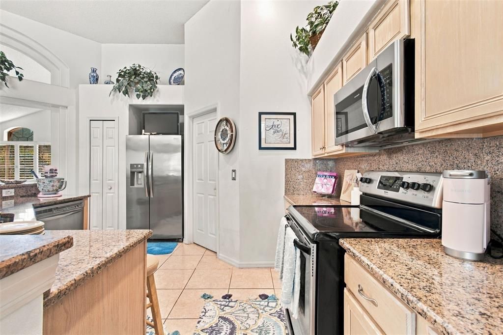 En Venta: $415,000 (3 camas, 2 baños, 2036 Pies cuadrados)