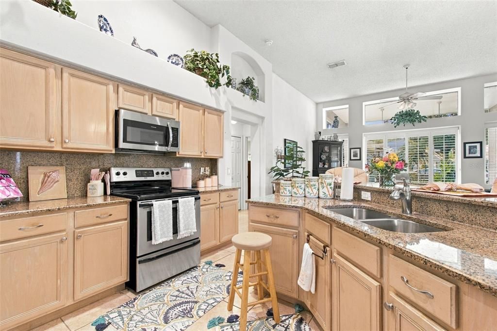En Venta: $415,000 (3 camas, 2 baños, 2036 Pies cuadrados)