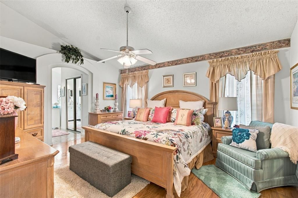 En Venta: $415,000 (3 camas, 2 baños, 2036 Pies cuadrados)