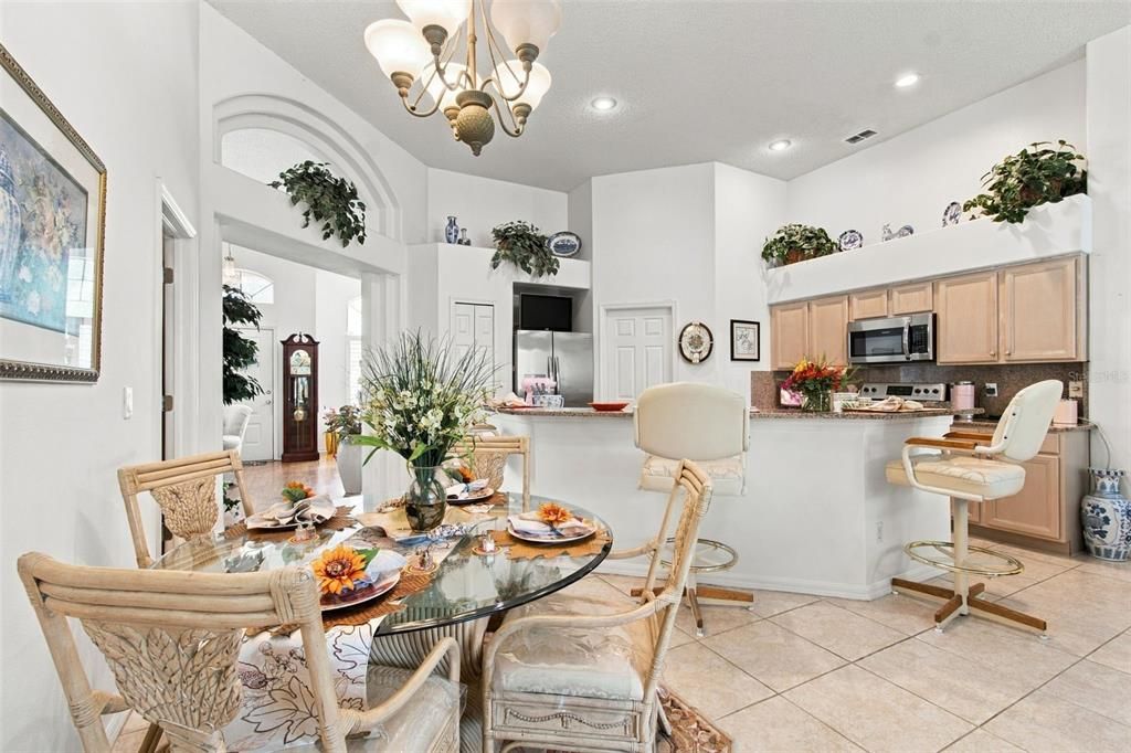 En Venta: $415,000 (3 camas, 2 baños, 2036 Pies cuadrados)