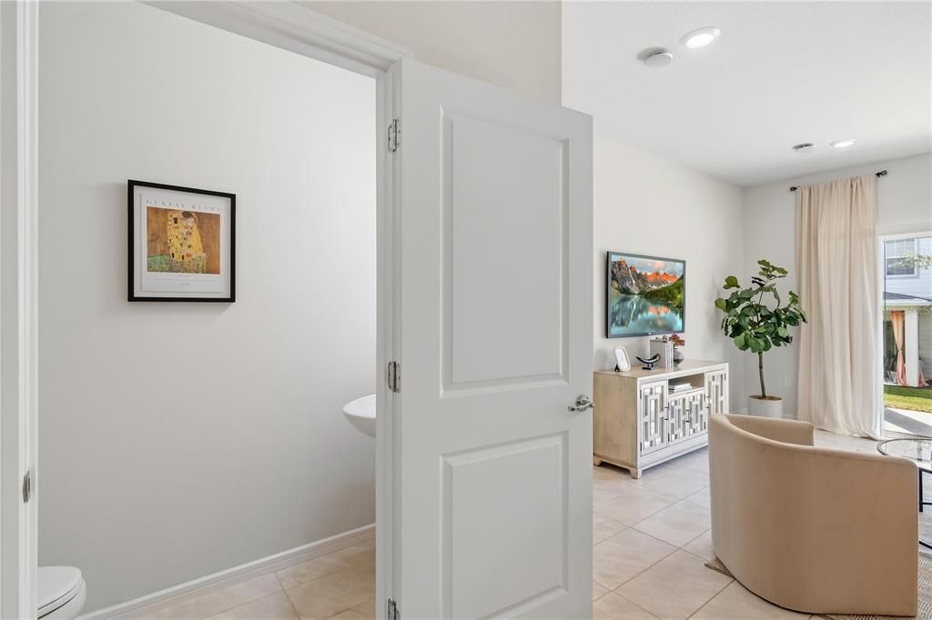 For Sale: $315,000 (3 beds, 2 baths, 1736 Square Feet)