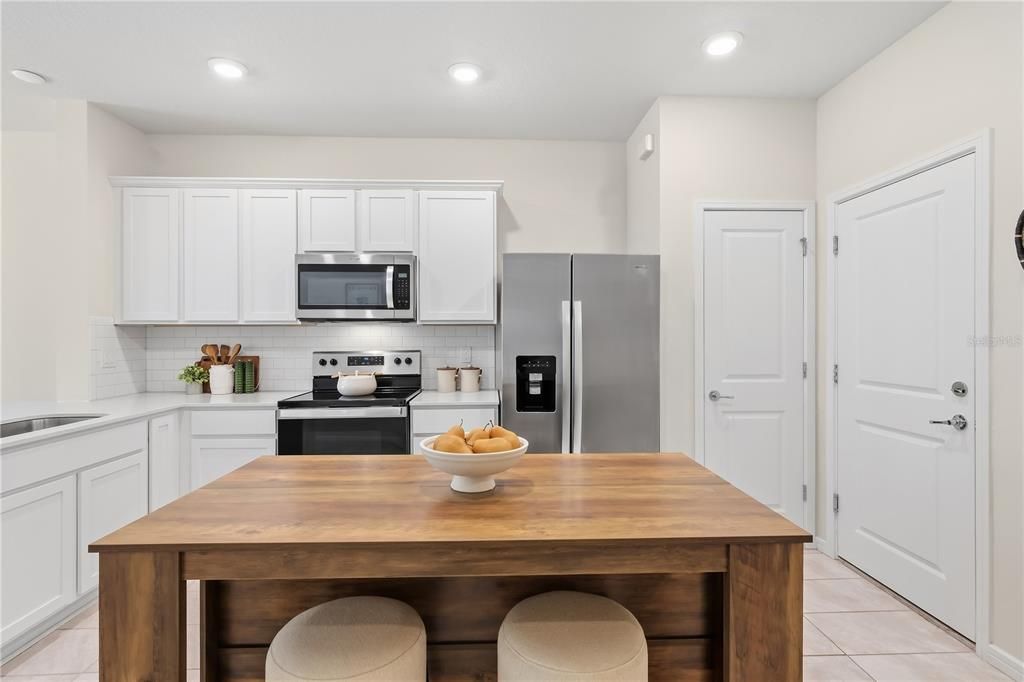 For Sale: $315,000 (3 beds, 2 baths, 1736 Square Feet)