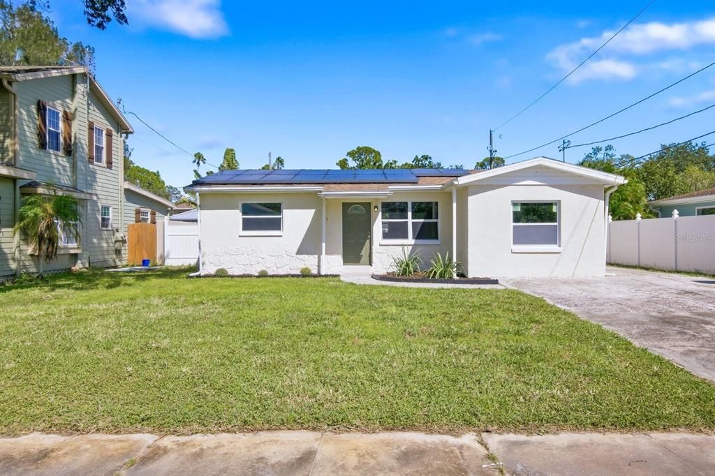 For Sale: $310,000 (3 beds, 2 baths, 1202 Square Feet)