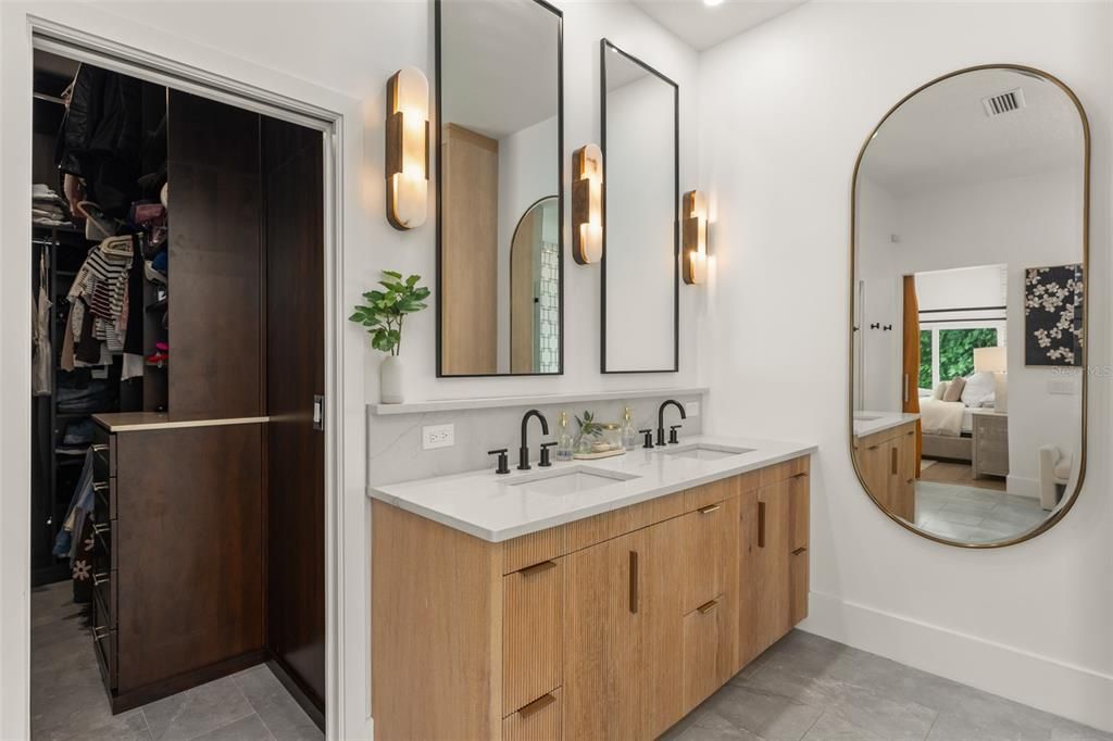 En Venta: $1,369,000 (5 camas, 3 baños, 3274 Pies cuadrados)