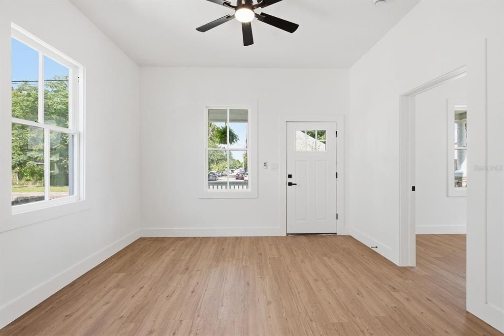 En Venta: $319,900 (3 camas, 2 baños, 1116 Pies cuadrados)
