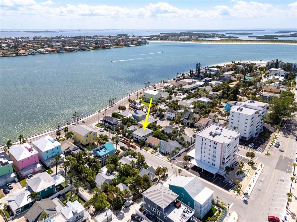 En Venta: $1,895,000 (3 camas, 3 baños, 2242 Pies cuadrados)
