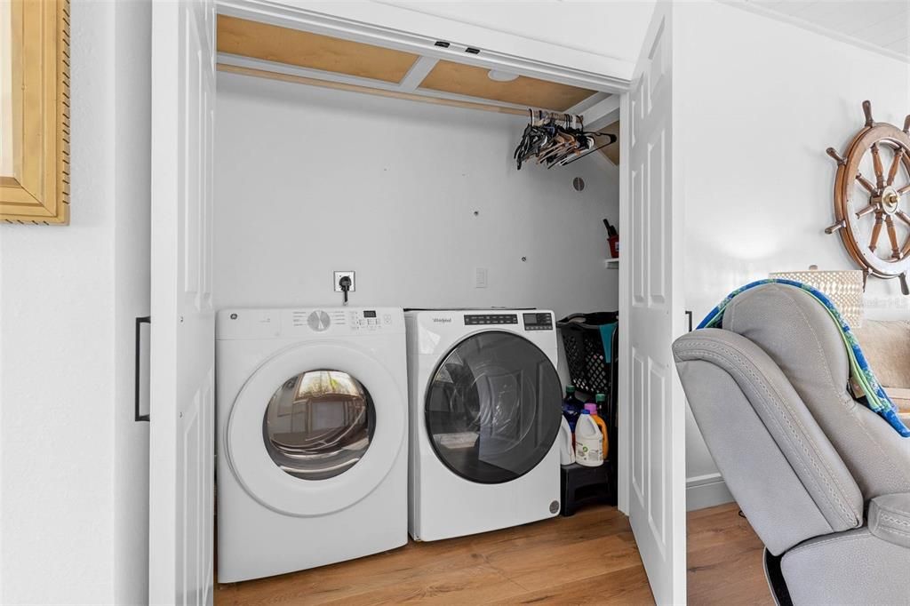En Venta: $1,895,000 (3 camas, 3 baños, 2242 Pies cuadrados)