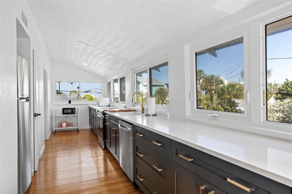En Venta: $1,895,000 (3 camas, 3 baños, 2242 Pies cuadrados)