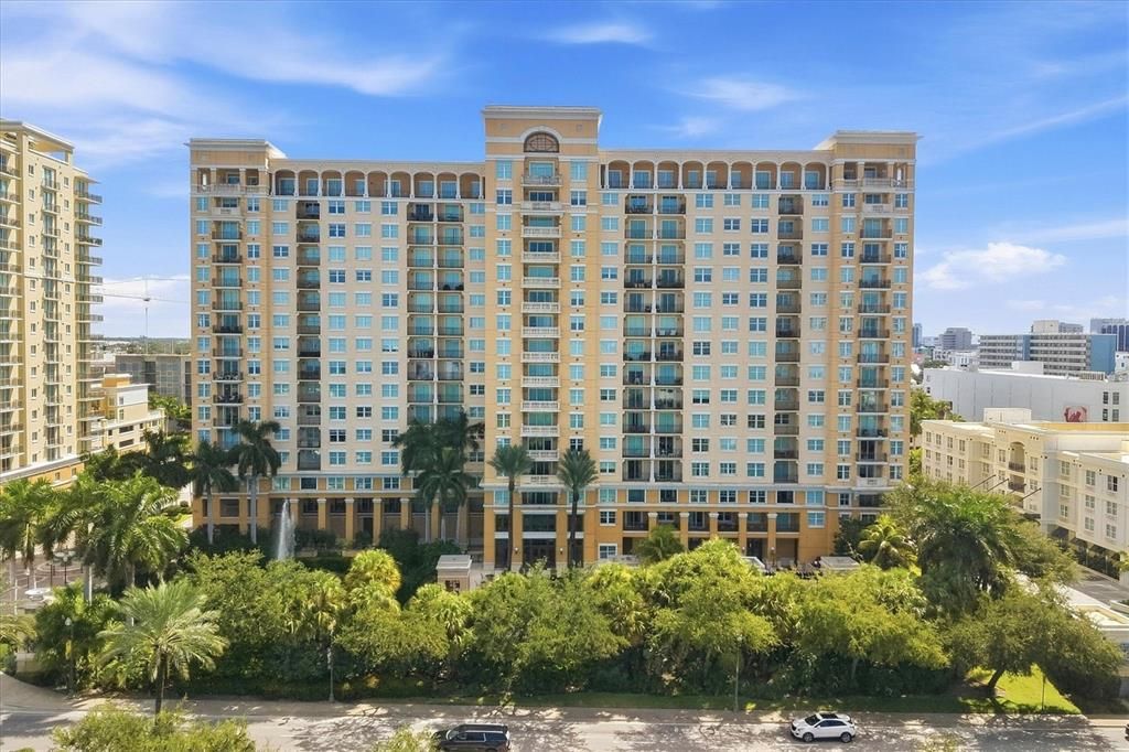 For Sale: $625,000 (2 beds, 1 baths, 990 Square Feet)