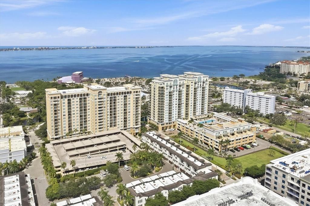 For Sale: $625,000 (2 beds, 1 baths, 990 Square Feet)