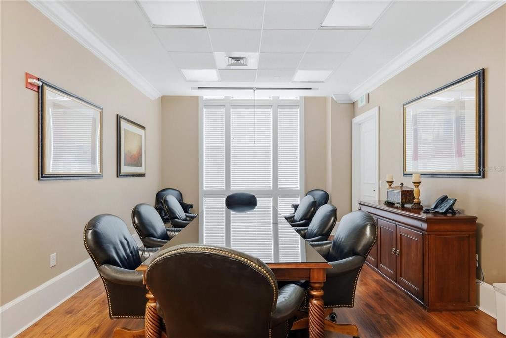 For Sale: $625,000 (2 beds, 1 baths, 990 Square Feet)