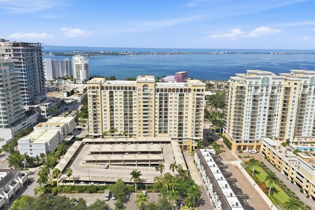For Sale: $625,000 (2 beds, 1 baths, 990 Square Feet)