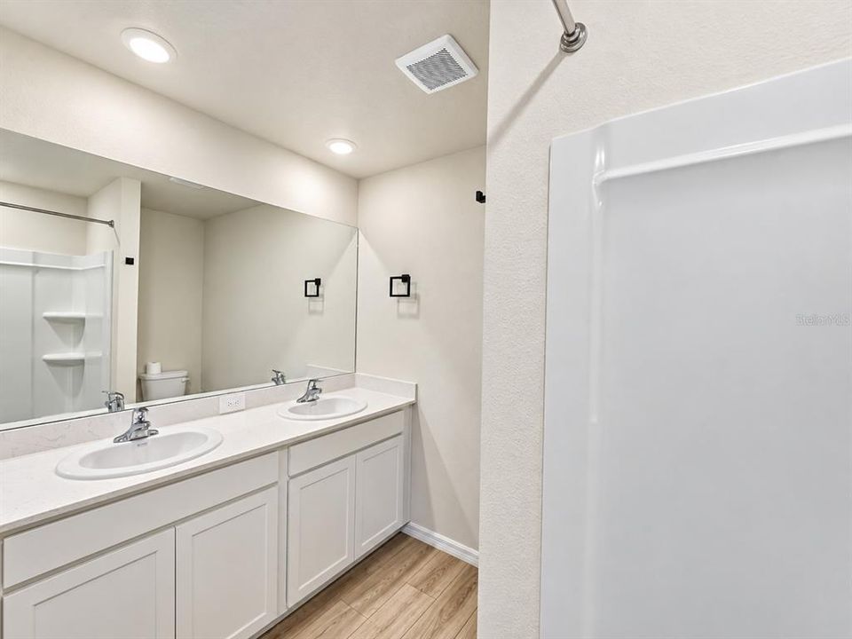 For Rent: $2,200 (3 beds, 2 baths, 1504 Square Feet)