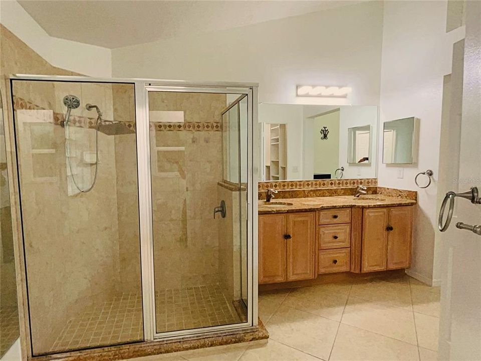 В аренду: $3,000 (3 спален, 2 ванн, 1450 Квадратных фут)