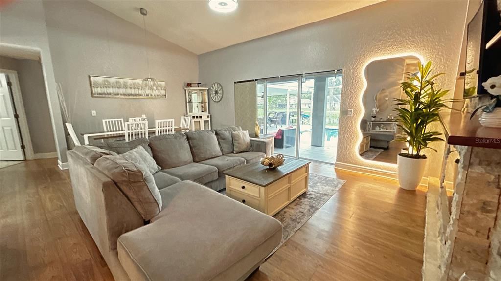 В аренду: $3,000 (3 спален, 2 ванн, 1450 Квадратных фут)