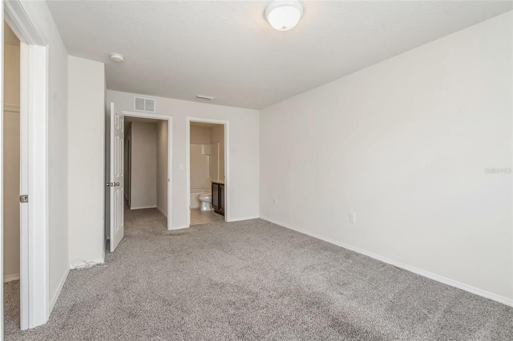 For Sale: $215,000 (2 beds, 2 baths, 1482 Square Feet)