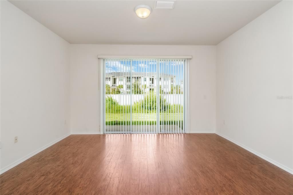 For Sale: $215,000 (2 beds, 2 baths, 1482 Square Feet)