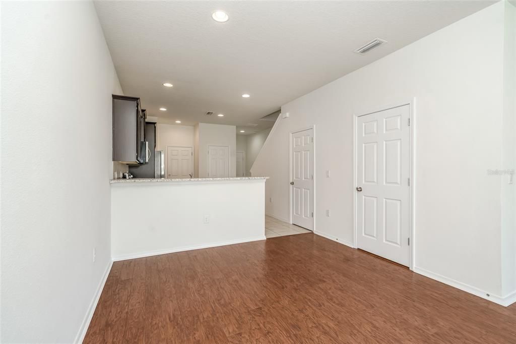 For Sale: $215,000 (2 beds, 2 baths, 1482 Square Feet)