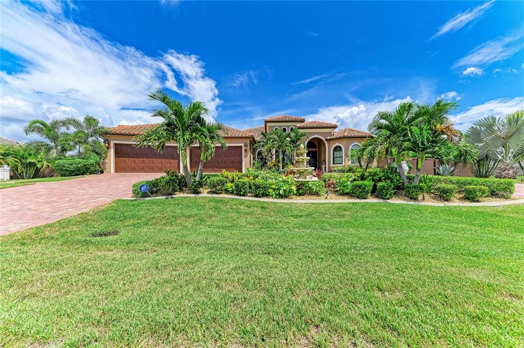 For Sale: $1,900,000 (3 beds, 3 baths, 2953 Square Feet)