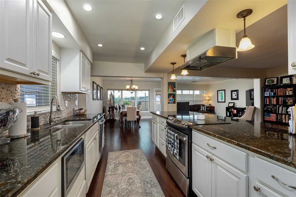 For Sale: $485,000 (2 beds, 2 baths, 1664 Square Feet)