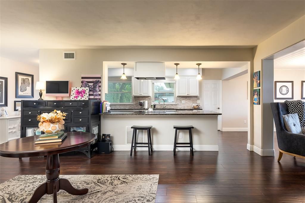For Sale: $485,000 (2 beds, 2 baths, 1664 Square Feet)
