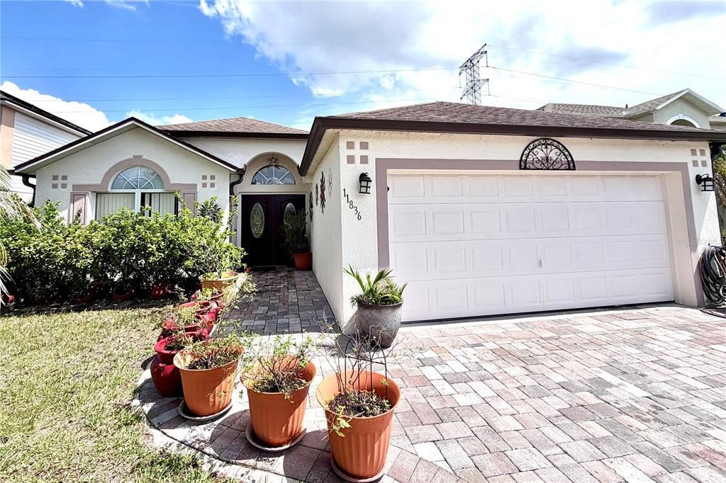 For Sale: $395,000 (3 beds, 2 baths, 1645 Square Feet)