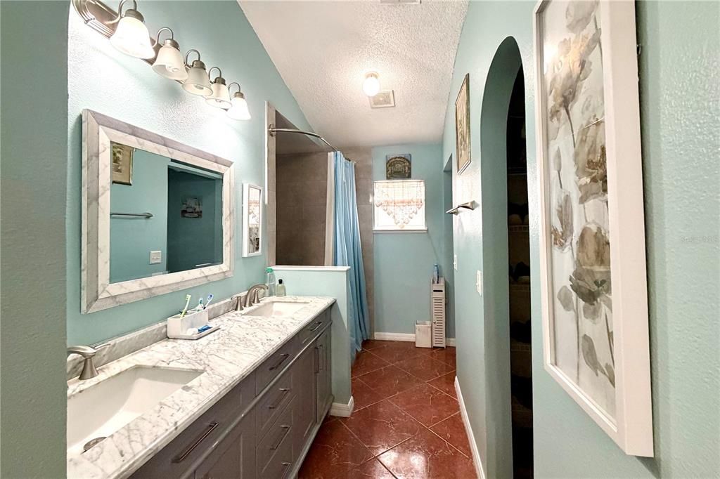 For Sale: $395,000 (3 beds, 2 baths, 1645 Square Feet)