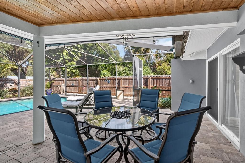 For Sale: $720,000 (3 beds, 2 baths, 1841 Square Feet)