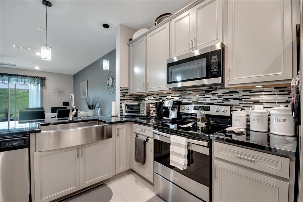 For Sale: $360,000 (2 beds, 2 baths, 1706 Square Feet)