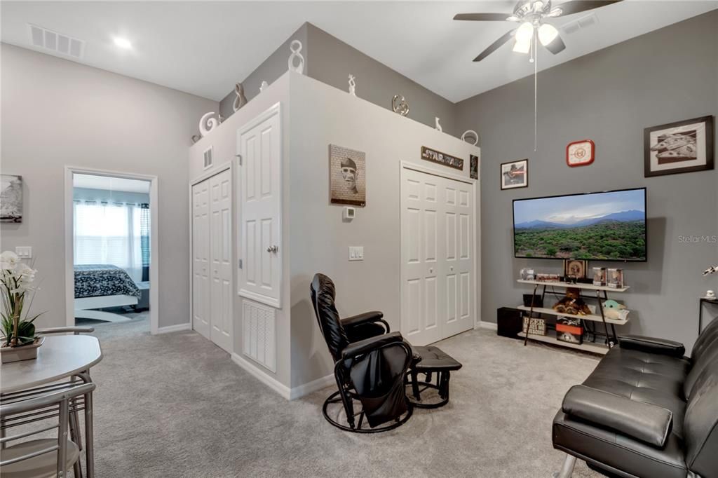 For Sale: $360,000 (2 beds, 2 baths, 1706 Square Feet)