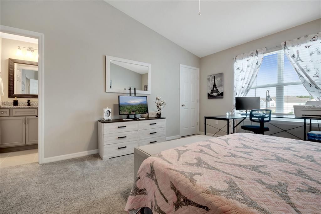 For Sale: $360,000 (2 beds, 2 baths, 1706 Square Feet)