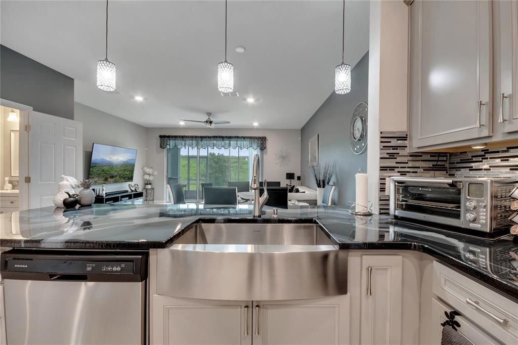 For Sale: $360,000 (2 beds, 2 baths, 1706 Square Feet)