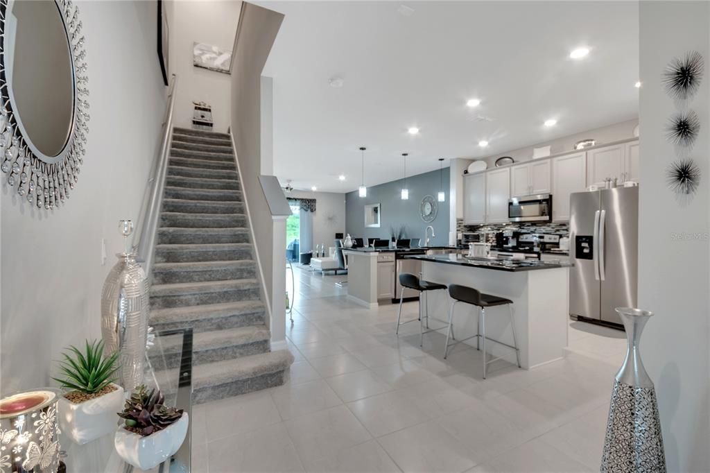 For Sale: $360,000 (2 beds, 2 baths, 1706 Square Feet)