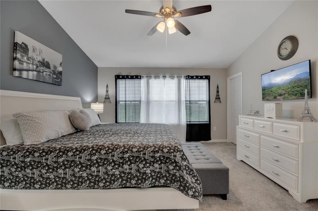 For Sale: $360,000 (2 beds, 2 baths, 1706 Square Feet)