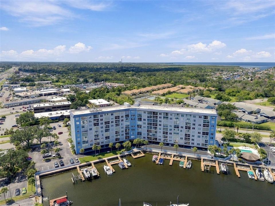 For Sale: $185,000 (2 beds, 2 baths, 959 Square Feet)
