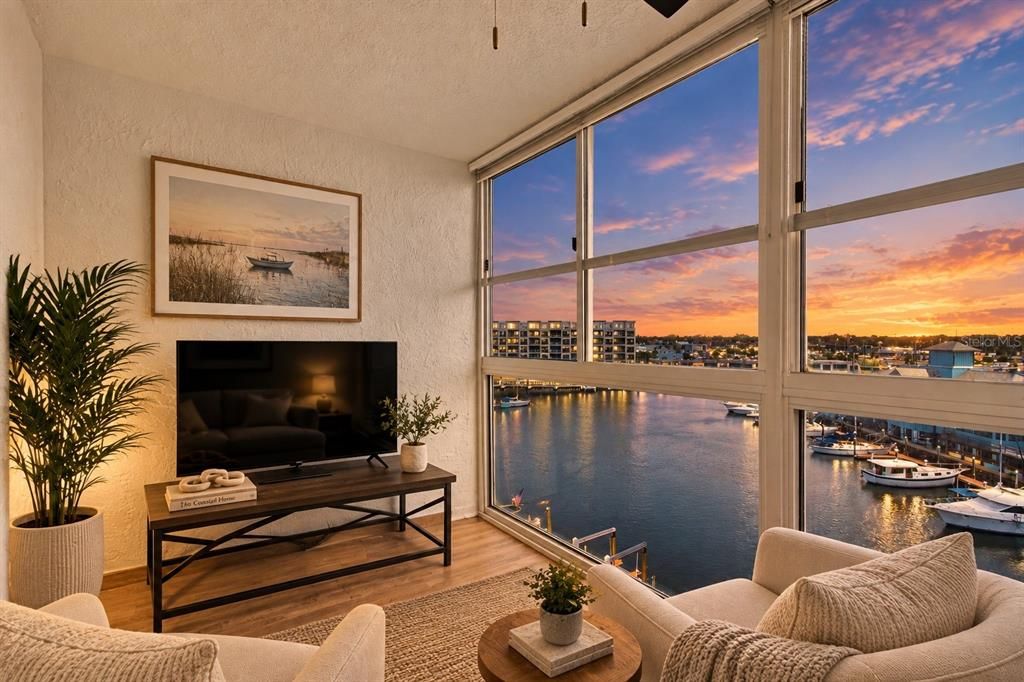 For Sale: $185,000 (2 beds, 2 baths, 959 Square Feet)