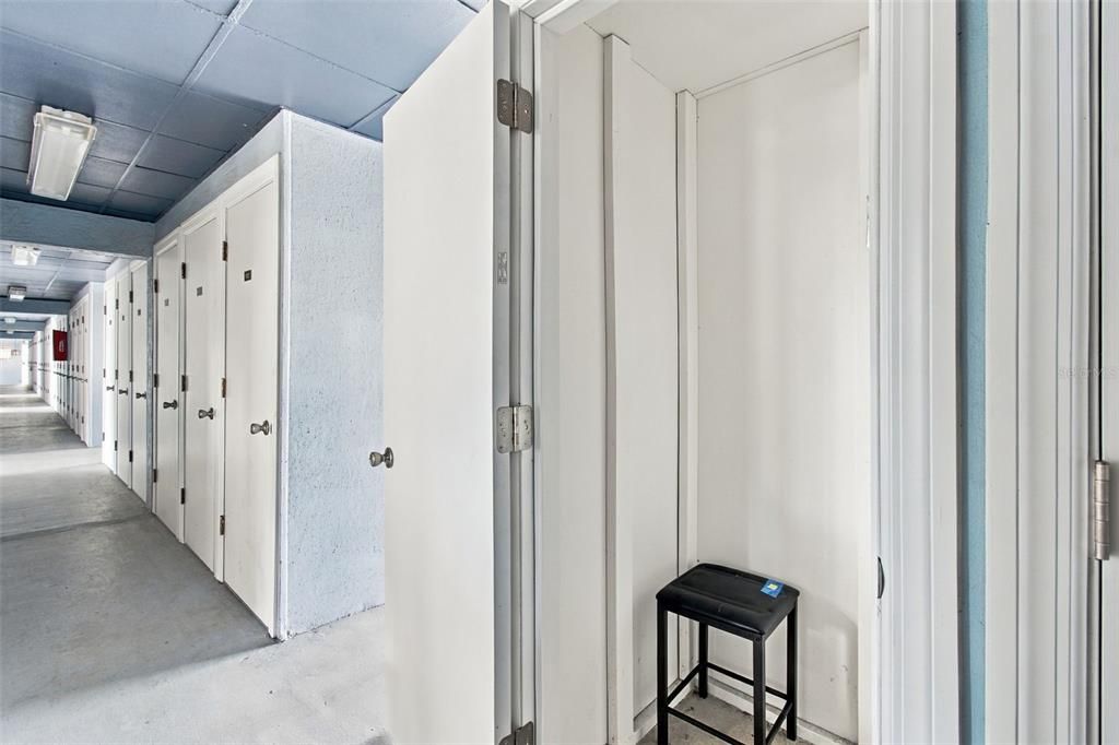 For Sale: $185,000 (2 beds, 2 baths, 959 Square Feet)