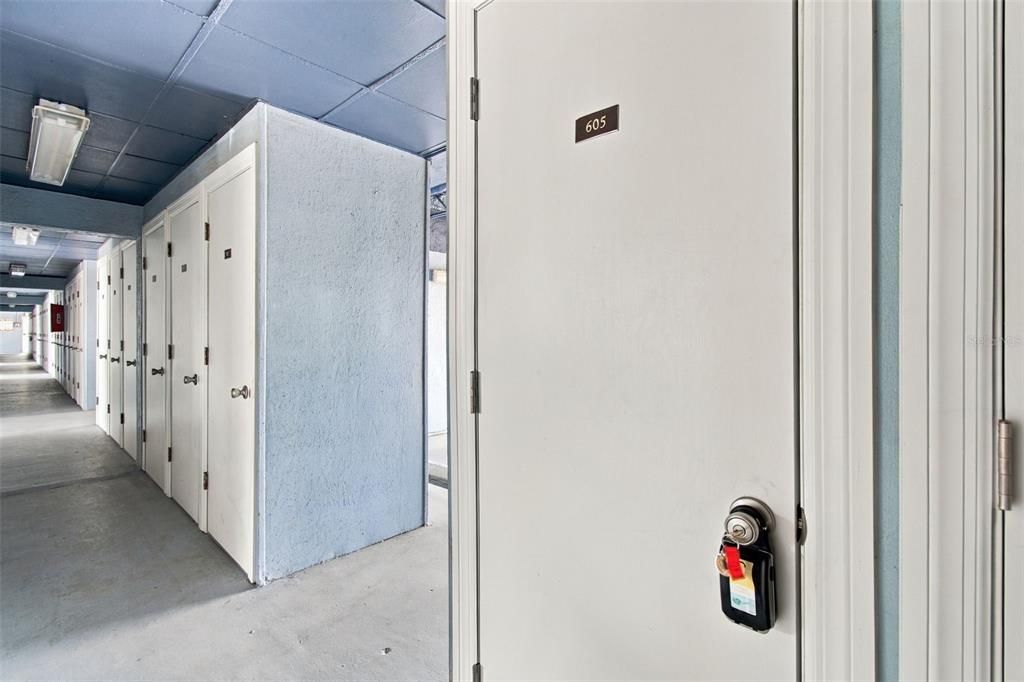 For Sale: $185,000 (2 beds, 2 baths, 959 Square Feet)