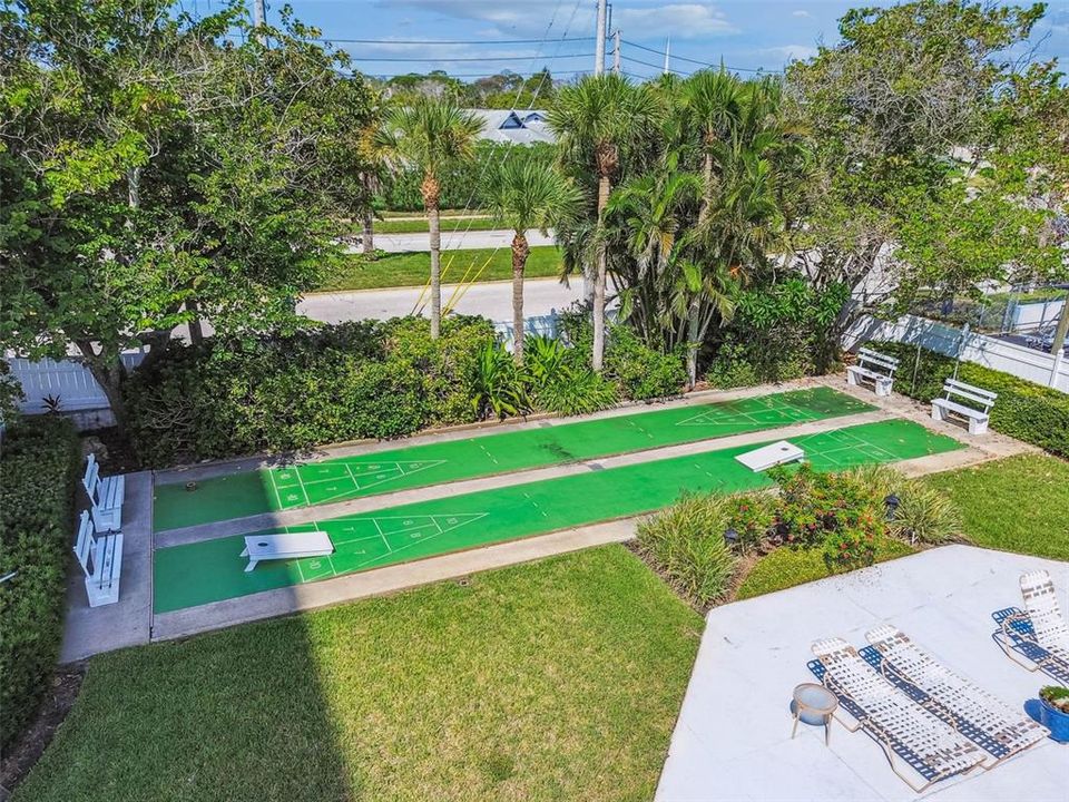 For Sale: $185,000 (2 beds, 2 baths, 959 Square Feet)