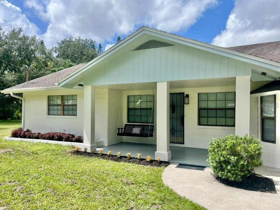 For Sale: $389,000 (3 beds, 3 baths, 1798 Square Feet)