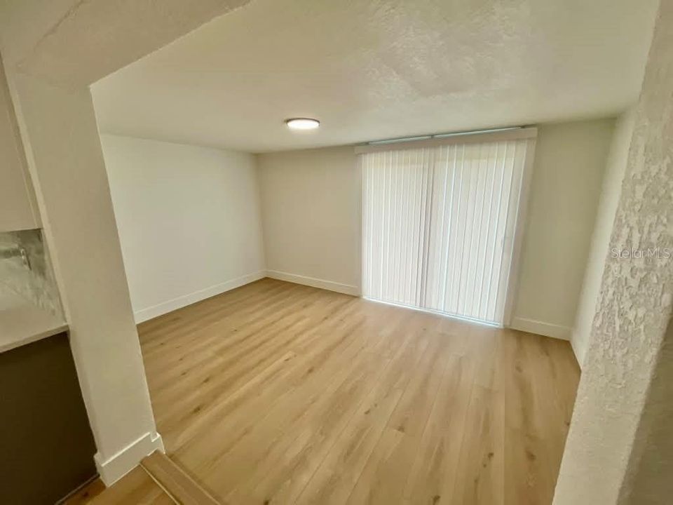 For Sale: $389,000 (3 beds, 3 baths, 1798 Square Feet)
