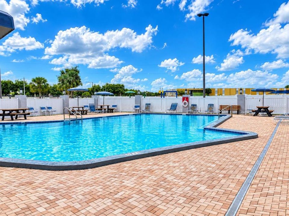 En Venta: $290,900 (3 camas, 2 baños, 1141 Pies cuadrados)